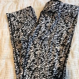 Black & White Nike Capri